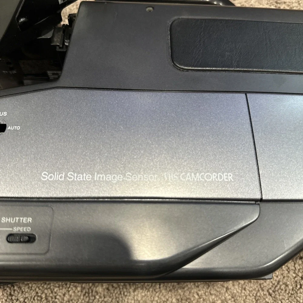 RCA CC275  Auto Focus HQ VHS Camcorder /Case  Power Supply/ Charger For Parts